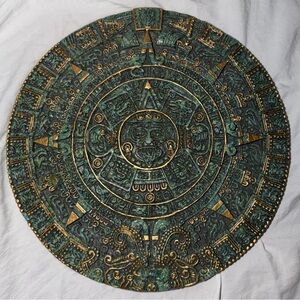 Aztec Calendar Style Wall Plaque - 10" - Green & Gold - Resin Décor